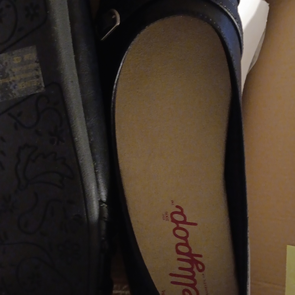 Jellypop Women's Classic Black Loafers - Picture 4 of 6